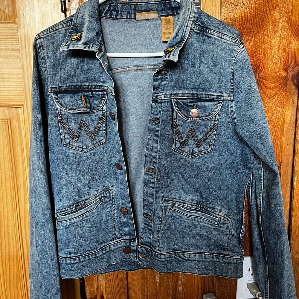 Wrangler Jean Jacket with Bee Iron On Patches 🐝
